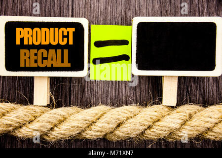 Ttext Übersicht Produkt erinnern. Business Konzept für Erstattung für Produkte Mängel geschrieben Tafel Equatispace für Ihren Text in den hölzernen b Recall Stockfoto