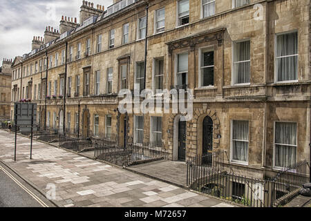 Badewanne, Großbritannien - 7. JULI 2010: schöne georgianische Gebäude in der bathwick Bereich der Badewanne, Somerset, England Um 1785 erbaut von Thomas Baldwin. Stockfoto