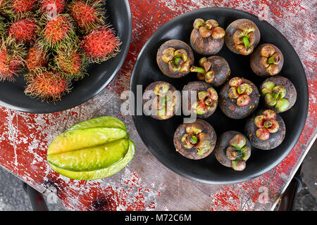 Bunte, exotische Früchte Stockfoto