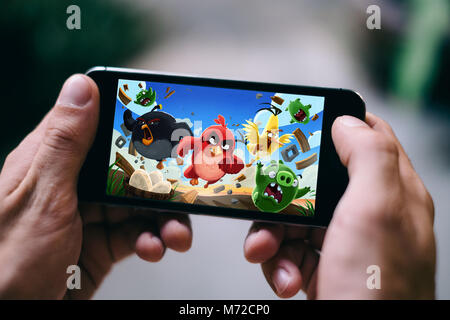Angry Birds App Spiel gespielt auf dem Apple iPhone Stockfoto