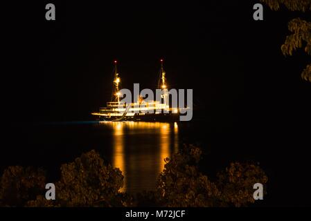 Yachtcharter in Barbados bei Nacht Stockfoto