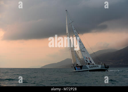 Clipper 70 Yachten werden gesehen als sie Hainan zum Start der Etappe 8 der Clipper Segelregatta rund um die Welt von Sanya nach Qingdao, China am 4. März 2018 ab. Stockfoto