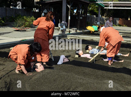 Eine einzigartige Sandbad an Kamegawa Onsen durch den Ozean in Beppu. Stockfoto