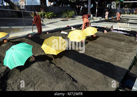 Eine einzigartige Sandbad an Kamegawa Onsen durch den Ozean in Beppu. Stockfoto