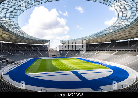 Blick von der Kuppel des Reichstages (Olympiastadion) in Berlin. Stockfoto