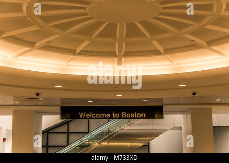 Detail Willkommen bei Boston Schild am Logan International Airport Stockfoto