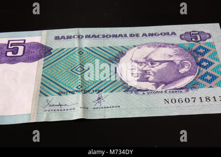 Banknote aus Angola, fünf Kwanza. Stockfoto