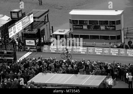 Tour de Yorkshire 2016 Thomas Voeckler kreuzt die Stufe 3 Finish Line in Scarborough an erster Stelle der Bühne und die über GC Classication. Tour de Yorkshire 2016 Scarborough zu gewinnen. Stockfoto