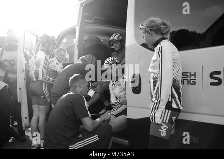 Tour de Yorkshire 2016 Vorbereitung für die Frauen, die Etappe der Tour de Yorkshire Emma Pooley, lizzie Armistead und GB Radfahren Stockfoto