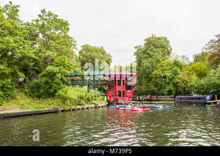 Die Feng Shang Princess ist ein schwimmendes Chinesische Restaurant im Cumberland Basin des Regent's Canal, Regent's Park, London, UK. Stockfoto