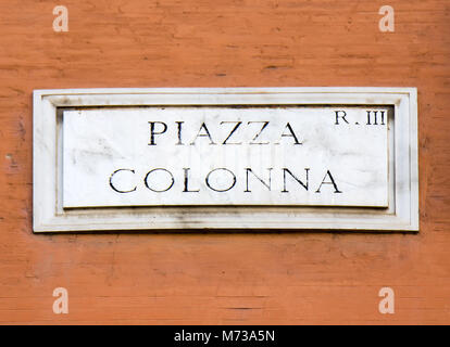 Piazza Colonna Straßenschild in Rom, Italien Stockfoto