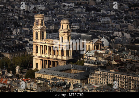 Kirche Saint Sulpice in Paris, Frankreich, Auge des Vogels Ansicht Stockfoto