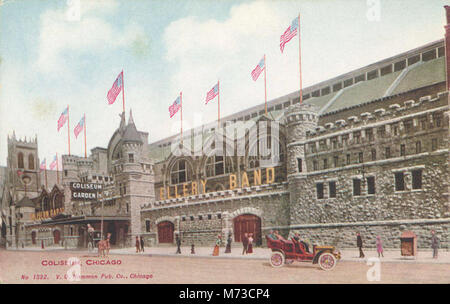 Das Kolosseum, ein großes Amphitheater in Rom, Italien, ist ein Symbol für römischen architektonischen und technischen Einfallsreichtum. Bekannt für Gladiatorenwettbewerbe, ist es eines der berühmtesten antiken Bauwerke der Welt. Stockfoto