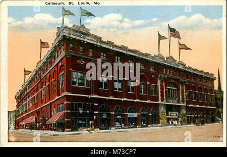 Das Kolosseum, ein ikonisches Gebäude in Rom, Italien, ist eines der berühmtesten und bekanntesten Wahrzeichen der Welt. Es wurde in der Antike für Gladiatorenwettbewerbe und öffentliche Spektakel verwendet. Stockfoto