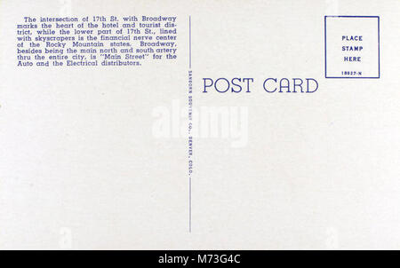 Ein historischer Blick auf die siebeenth Street in Denver, Colorado, mit Blick auf das Brown Palace Hotel und den Broadway, der die architektonische Entwicklung und die urbane Landschaft von Denver hervorhebt. Stockfoto