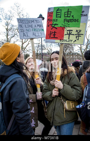 London, Großbritannien. 8. März, 2018. Internationaler Tag der Frau 2018 - Londoner Frauen Streik Gutschrift: Brian Duffy/Alamy leben Nachrichten Stockfoto