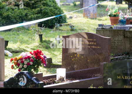 Salisbury Cemetery, Wiltshire, Großbritannien, 8.. März 2018. Die Polizei sperrte das Grab der verstorbenen Frau des ehemaligen russischen Spions Sergei Skripal nach einem Nervengasangriff im Stadtzentrum am 4.. März mit Klebeband ab. Stockfoto