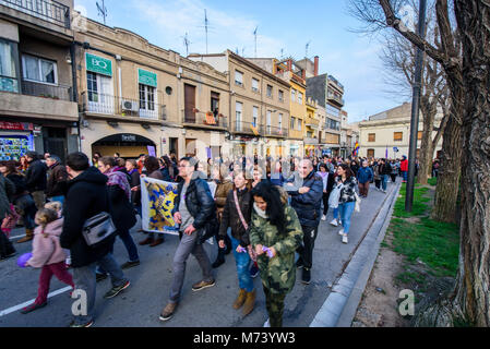 Mataro, Spanien. 8 Mär, 2018. Manifestation in Mataró in 'dia de La Mujer", (Internationaler Tag der Frauen). Streik der 8. März 2018 Credit: Eduardo Fuster Salamero/Alamy leben Nachrichten Stockfoto