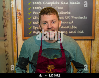 Birmingham, Großbritannien. 8 Mär, 2018. Professor Grün ein Fotoshooting auf der Benyfit Natürlichen stand dieses Jahr auf der Crufts Dog Show Birminghams am NEC. Credit: charlie Bryan/Alamy leben Nachrichten Stockfoto