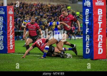 Leeds, Großbritannien. 8 Mär, 2018. 8 Headingley Stadium, Leeds, England; Betfred Super League, Runde 5, Leeds Rhinos versus Rumpf FC; Dekan Hadley von Hull FC geht über für einen Versuch der Credit: Aktuelles Bilder/Alamy leben Nachrichten Stockfoto