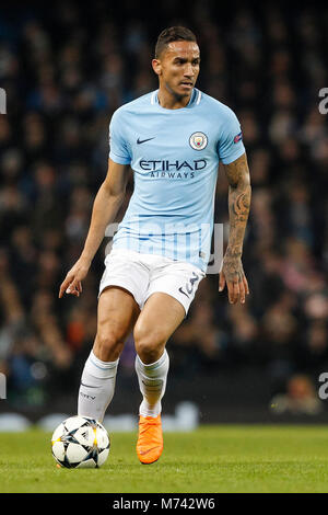 Manchester, Großbritannien. 7. März, 2018. Danilo von Manchester City während der UEFA Champions League Runde 16 Spiel zwischen Manchester City und den FC Basel an der Etihad Stadium am 7.März 2018 in Manchester, England. Credit: PHC Images/Alamy leben Nachrichten Stockfoto