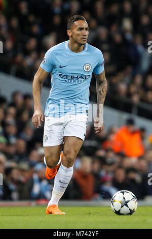 Manchester, Großbritannien. 7. März, 2018. Danilo von Manchester City während der UEFA Champions League Runde 16 Spiel zwischen Manchester City und den FC Basel an der Etihad Stadium am 7.März 2018 in Manchester, England. Credit: PHC Images/Alamy leben Nachrichten Stockfoto