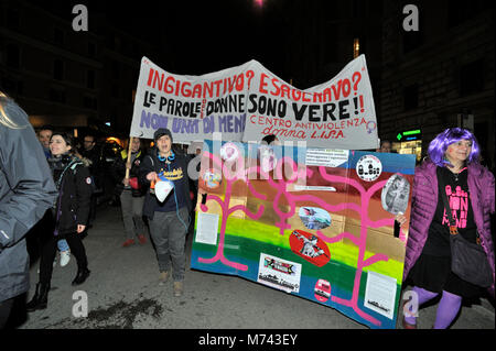 Rom, Italien. 8. März, 2018. Tag der Frauen in Rom. Credit: Vito Arcomano/Alamy leben Nachrichten Stockfoto