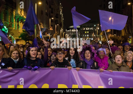 Madrid, Spanien. 8. März, 2018. Frauen im Banner der Demonstration des Internationalen Frauentags schreien. © Valentin Sama-Rojo/Alamy Leben Nachrichten. Stockfoto