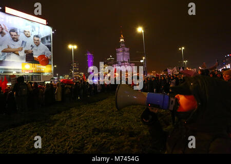 Polen, Warschau, 8. März, 2018: Großkundgebung für die Rechte der Frauen am Internationalen Frauentag in Warschau statt. © Jake Ratz/Alamy leben Nachrichten Stockfoto