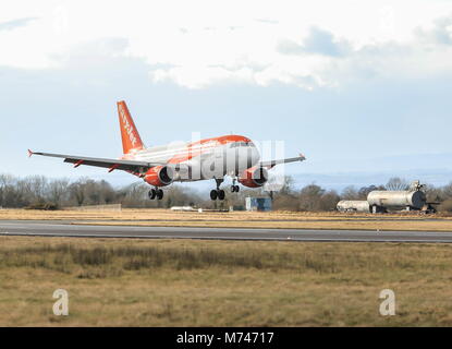 Easyjet, Ryanair, Pilatus PC -12/47. Stockfoto