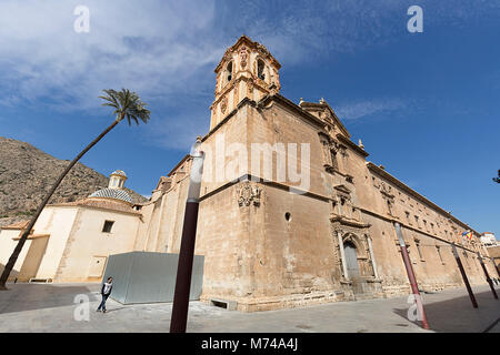 Orihuela, Spanien: 26. Februar 2018. Die Außenfassade des Santo Domingo Kloster von Orihuela, auch als Patriarch Loazes Schule bekannt. Provinz von A Stockfoto