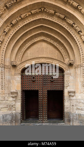 Tür der Kathedrale von Orihuela im provincica von Alicante, Spanien. Stockfoto