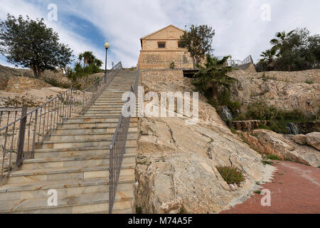 Orihuela, Spanien. Februar 26, 2018: Brunnen des Cremós in der Stadt Orihuela, Provinz Alicante, Spanien. Stockfoto