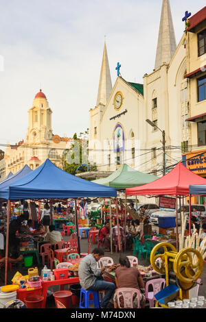 Yangon (Rangun): Ayeyarwady (Aya) Bank, ehemaliger Rowe & Co. Department Store, Immanuel Baptist Church, das Essen stand, koloniale Viertel, Yangon Region, Myan Stockfoto