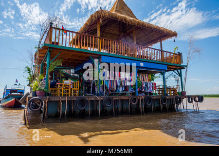 Souvenir Shop in den Tonle Sap schwimmenden Dorf, Kambodscha Stockfoto