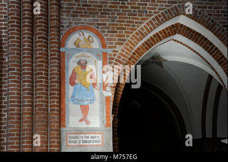 Ort, wo König Harald Bluetooth wurde angeblich in der nordwestlichen Pier der Apsis im gotischen Roskilde Roskilde Domkirke (Kathedrale) von gebaut begraben Stockfoto