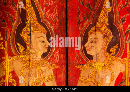 Zwei Engel Wächter bild Malerei auf die hölzerne Tür im Tempel von Bangkok, Thailand, die Kunst der Malerei im thailändischen Stil. Stockfoto
