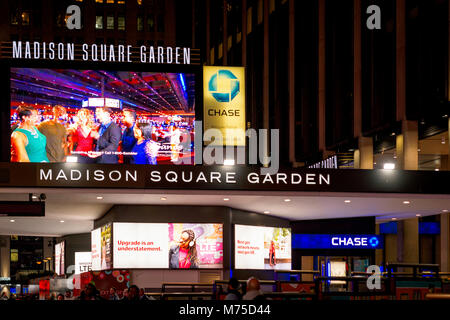New York, USA, November 2016: Haupteingang des berühmten Madison Square Garden in New York Stockfoto