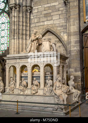 Basilika von Saint-Denis. Liegende Figur, Nekropole der Könige von Frankreich, Ile de France, Grab von Ludwig XII. von Frankreich und von Anne de Bretagne Stockfoto