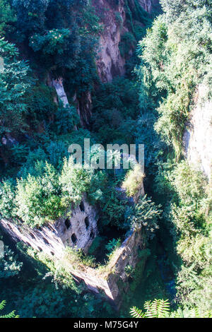 Ruine der Mühle im Tal der Mühlen, Valle dei Mulini, Sorrento, Italien Stockfoto