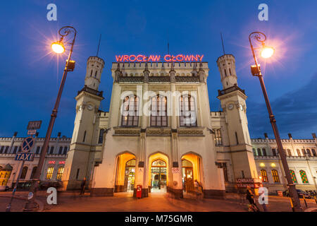 Vor ot Wrocław Bahnhof bei Nacht Stockfoto