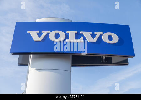 Nürnberg/Deutschland - März 4, 2018: Volvo Logo auf einem Auto Händler in Deutschland. Stockfoto