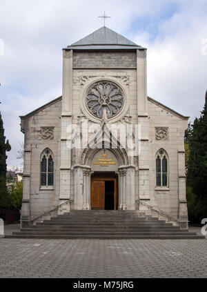 Jalta, Russland - November 08, 2015: Das Gebäude der Römisch-katholischen Kirche der Unbefleckten Empfängnis der seligen Jungfrau Maria in der Stadt Ya Stockfoto