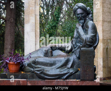 Partenit, Russland - November 09, 2015: Monument für Avicenna im Gebiet des Sanatoriums "Krim" in Partenit Stadt, Krim Stockfoto