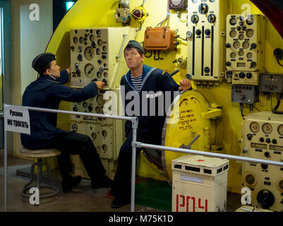 Balaklawa, Russland - 14. November 2015: Wiederaufbau u-Boot Service Episode. Die Ausstellung ubmarine Kräfte Flotte der UDSSR 1944 - 1994 Stadt Ba Stockfoto