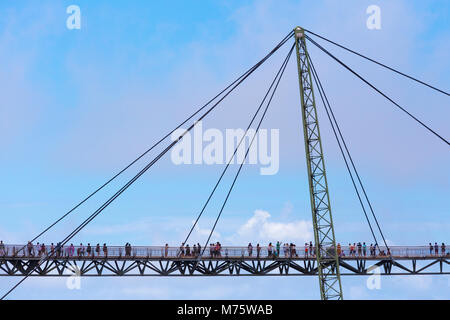 Langkawi Sky Bridge, Suspension Bridge in Langkawi kedah Malaysia ist eine 125 Meter lange geschwungene Fußgängerzone Schrägseilbrücke, in 2005 660 abgeschlossen Stockfoto