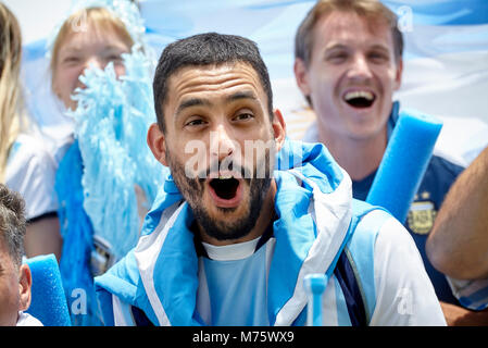 Argentinische Fußball-Fans im Match Stockfoto