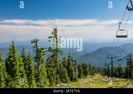 Skilift am Timberline Lodge und Ski Resort. Mt Hood National Forest, Oregon Stockfoto