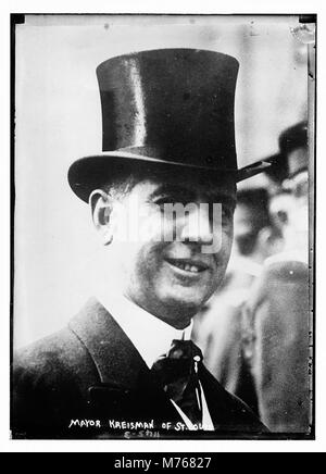 Dieses Bild zeigt Bürgermeister Kreisman von St. Louis. Das Foto fängt wahrscheinlich seine Amtszeit als Bürgermeister ein und unterstreicht seine Rolle in der Stadtpolitik und -Verwaltung. St. Louis, ein bedeutendes städtisches Zentrum, wurde von seiner Führung während seiner Amtszeit geprägt. Stockfoto