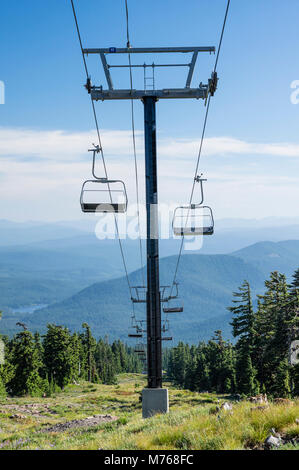 Skilift am Timberline Lodge und Ski Resort. Mt Hood National Forest, Oregon Stockfoto